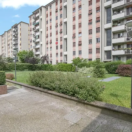 Lambrate - 200 Meters From The Station Appartement Milaan